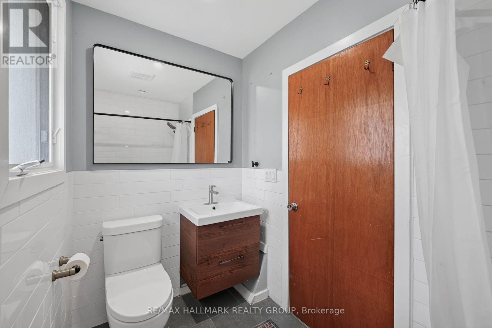 1038 Arnot Road, Ottawa, ON - Indoor Photo Showing Bathroom