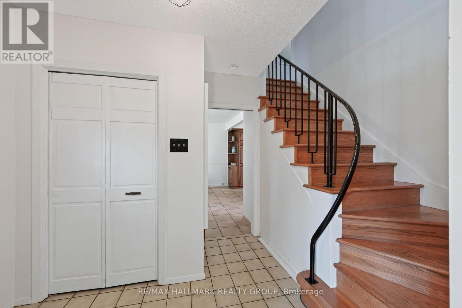 1038 Arnot Road, Ottawa, ON - Indoor Photo Showing Other Room