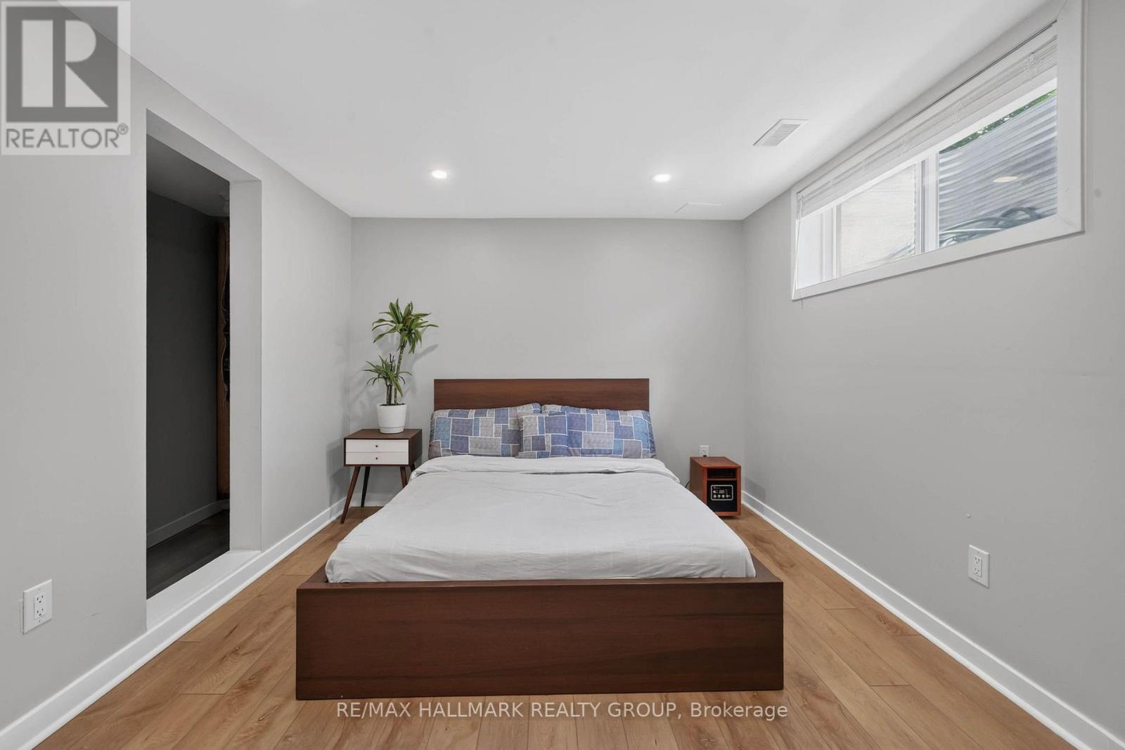 1038 Arnot Road, Ottawa, ON - Indoor Photo Showing Bedroom