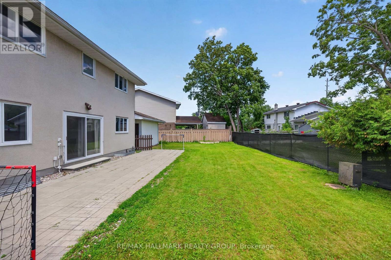 1038 Arnot Road, Ottawa, ON - Outdoor