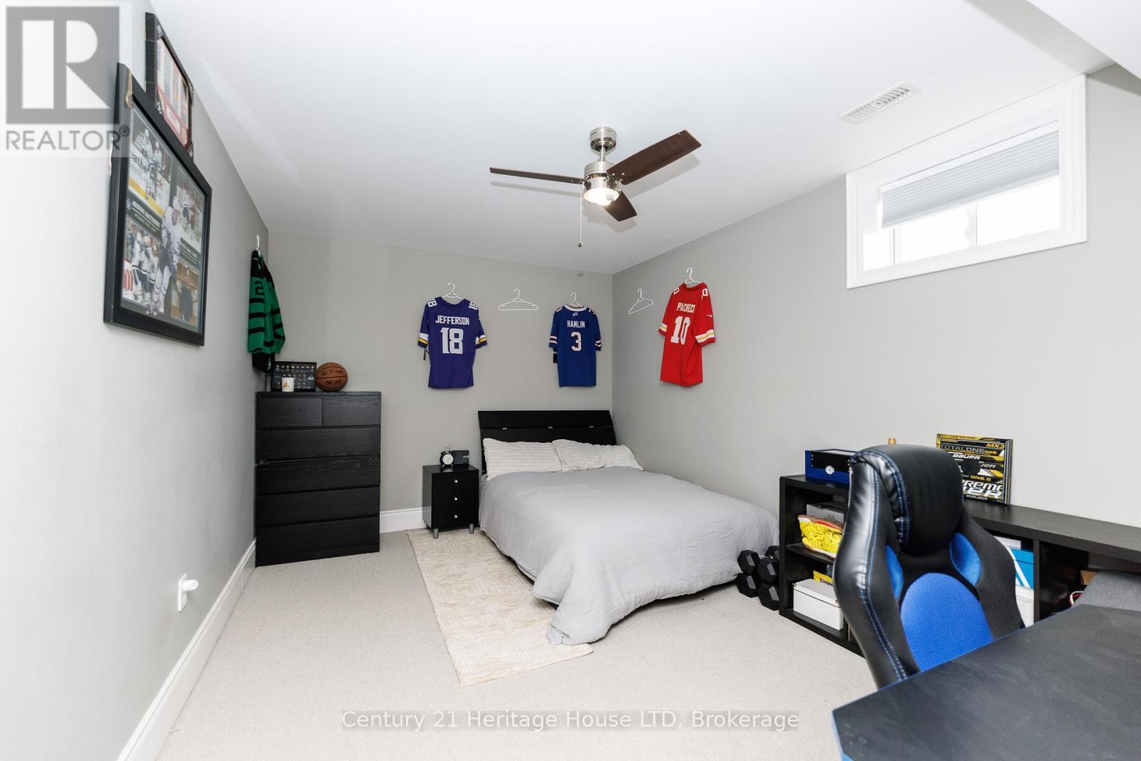 856 Lorraine Road, Port Colborne (Sherkston), ON - Indoor Photo Showing Bedroom
