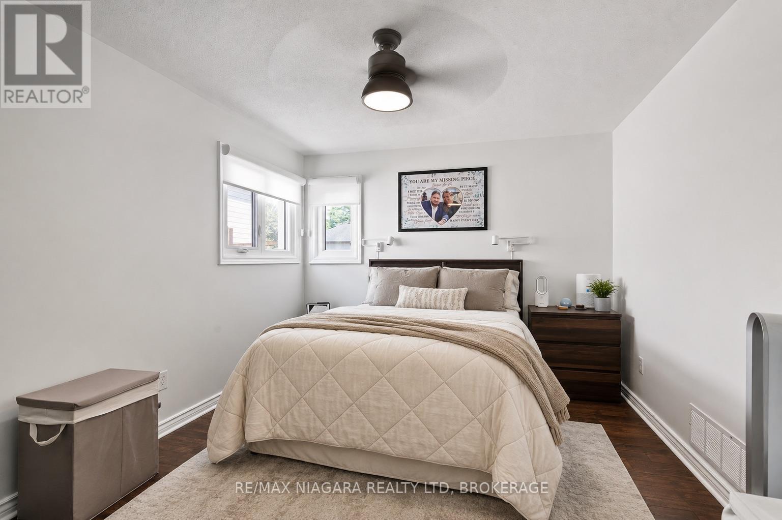 17 Jackson Court W, Welland (N. Welland), ON - Indoor Photo Showing Bedroom