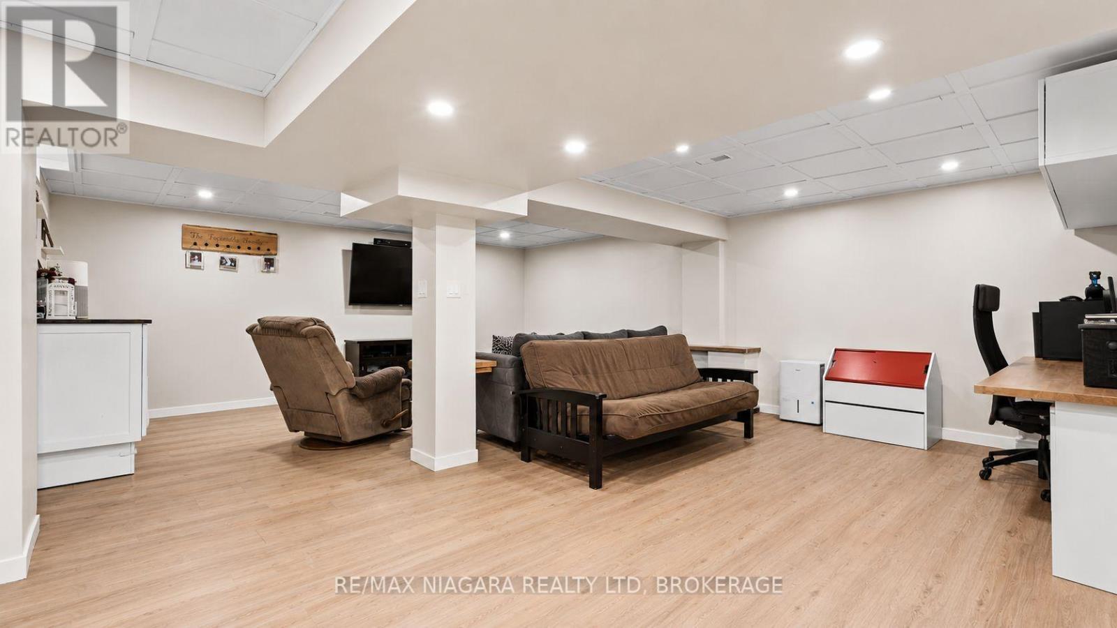 17 Jackson Court W, Welland (N. Welland), ON - Indoor Photo Showing Basement