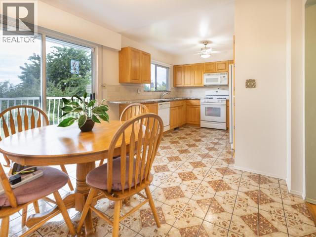 3571 Mackenzie Ave, Powell River, BC - Indoor Photo Showing Dining Room