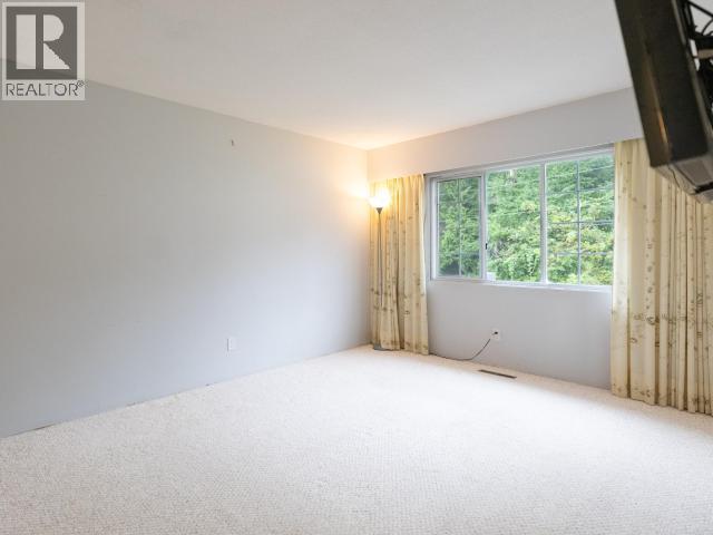 3571 Mackenzie Ave, Powell River, BC - Indoor Photo Showing Other Room
