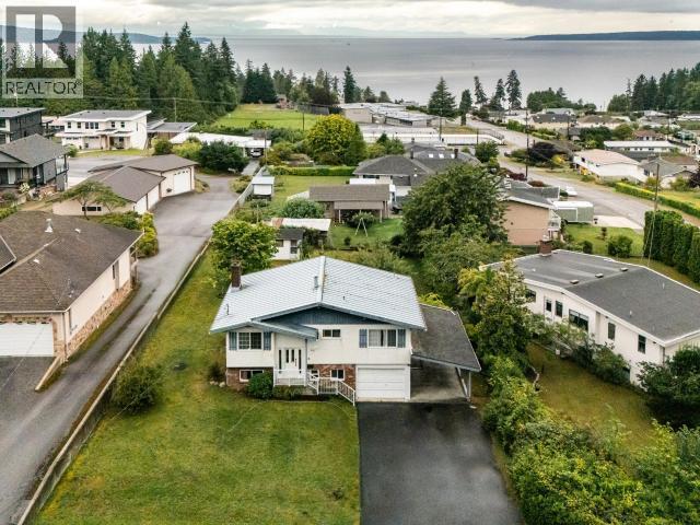 3571 Mackenzie Ave, Powell River, BC - Outdoor With View