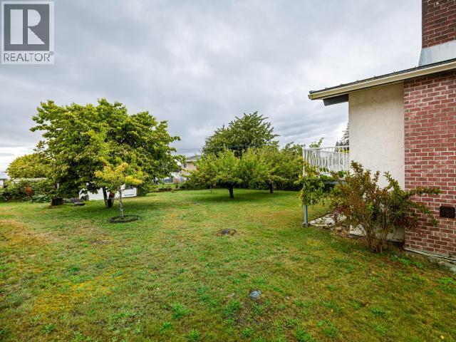 3571 Mackenzie Ave, Powell River, BC - Outdoor