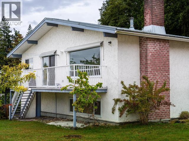 3571 Mackenzie Ave, Powell River, BC - Outdoor With Exterior