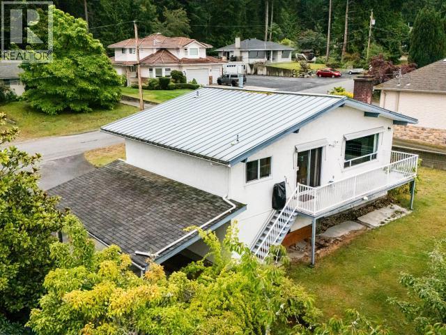 3571 Mackenzie Ave, Powell River, BC - Outdoor