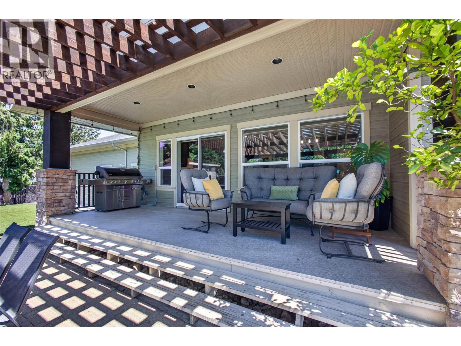 4588 Raymer Road, Kelowna, BC - Outdoor With Deck Patio Veranda