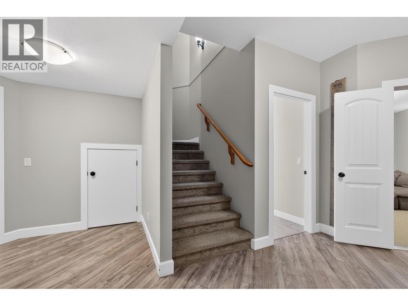 4588 Raymer Road, Kelowna, BC - Indoor Photo Showing Other Room