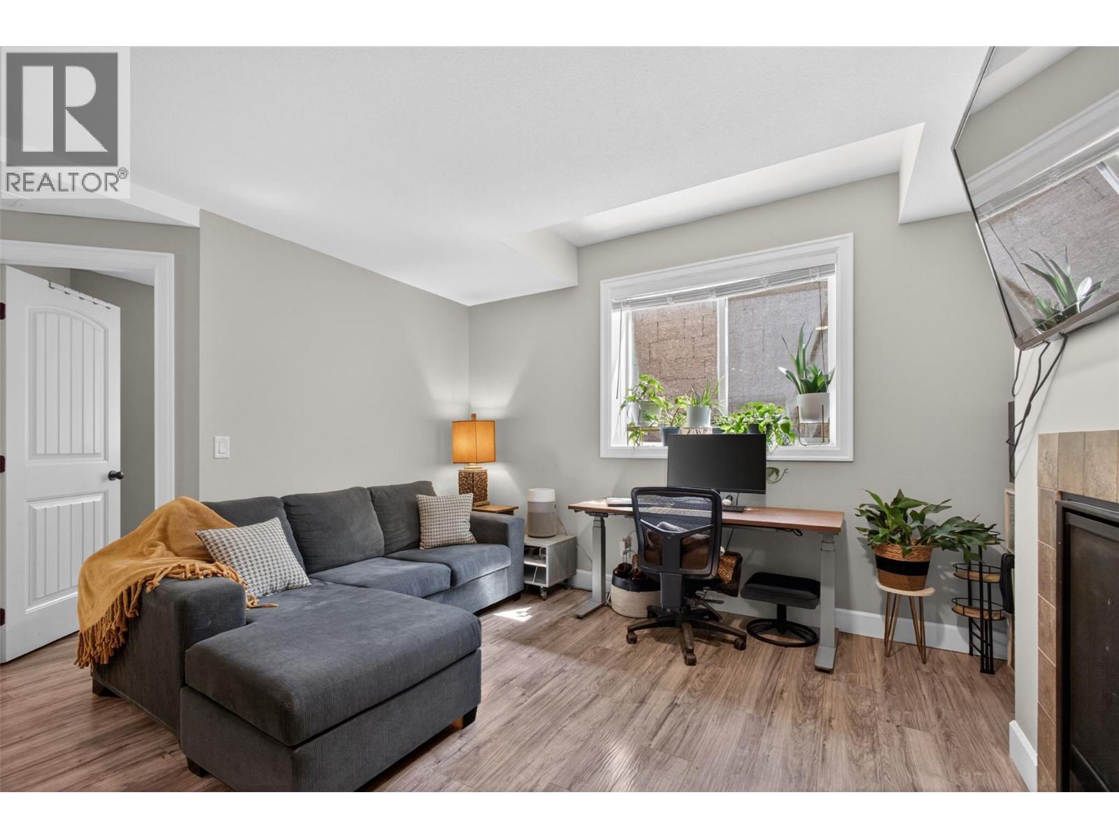 suite - 4588 Raymer Road, Kelowna, BC - Indoor