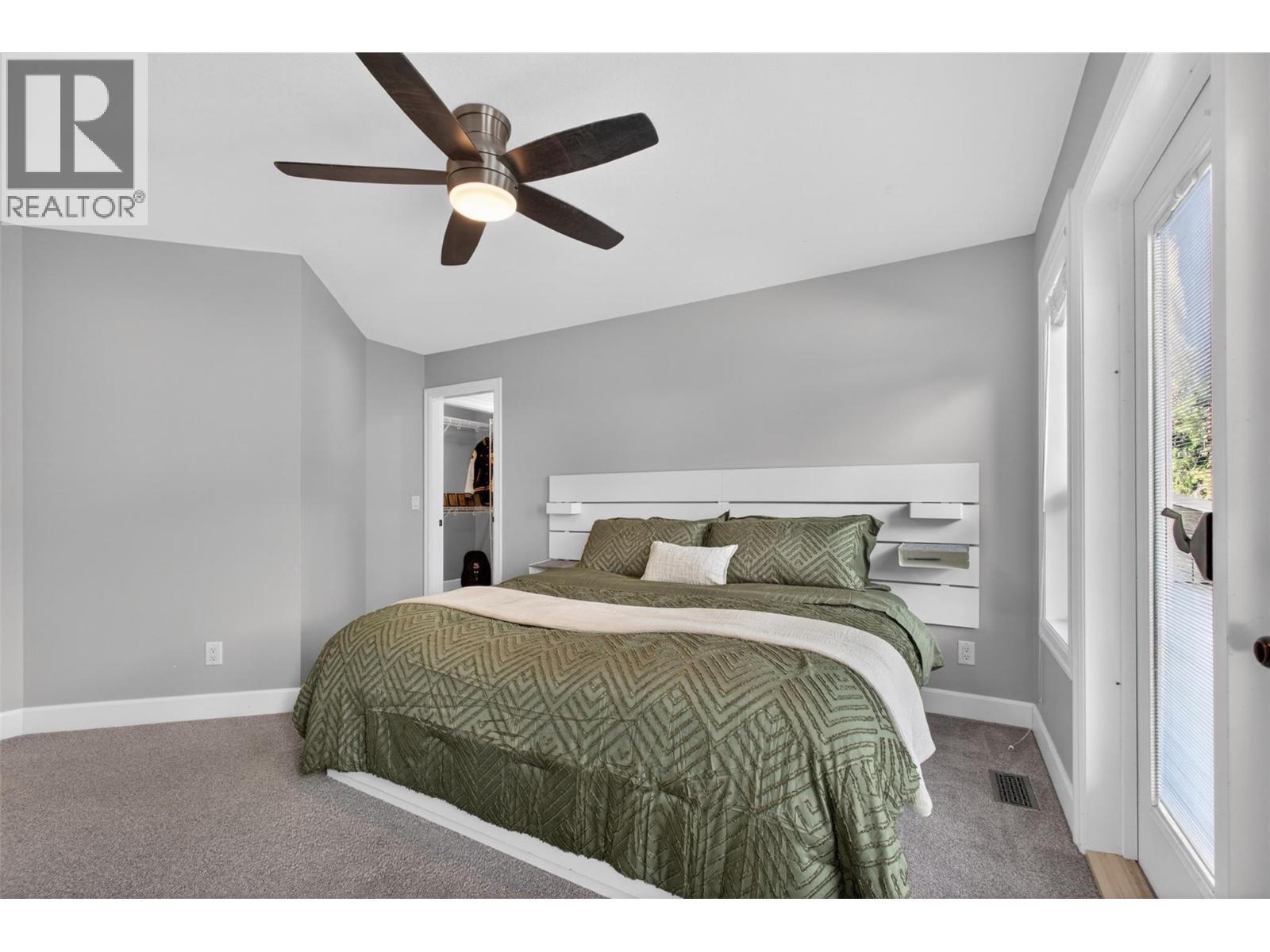 4588 Raymer Road, Kelowna, BC - Indoor Photo Showing Bedroom
