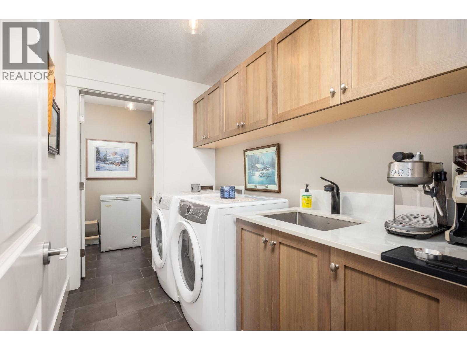 333 Longspoon Drive Unit# 19, Vernon, BC - Indoor Photo Showing Laundry Room