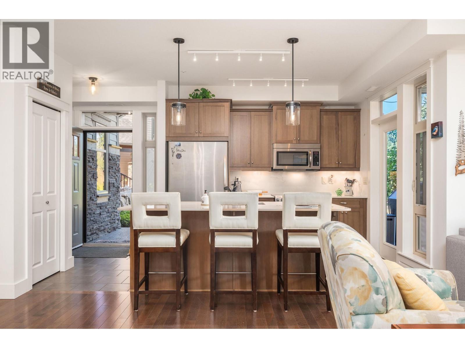 333 Longspoon Drive Unit# 19, Vernon, BC - Indoor Photo Showing Kitchen With Upgraded Kitchen