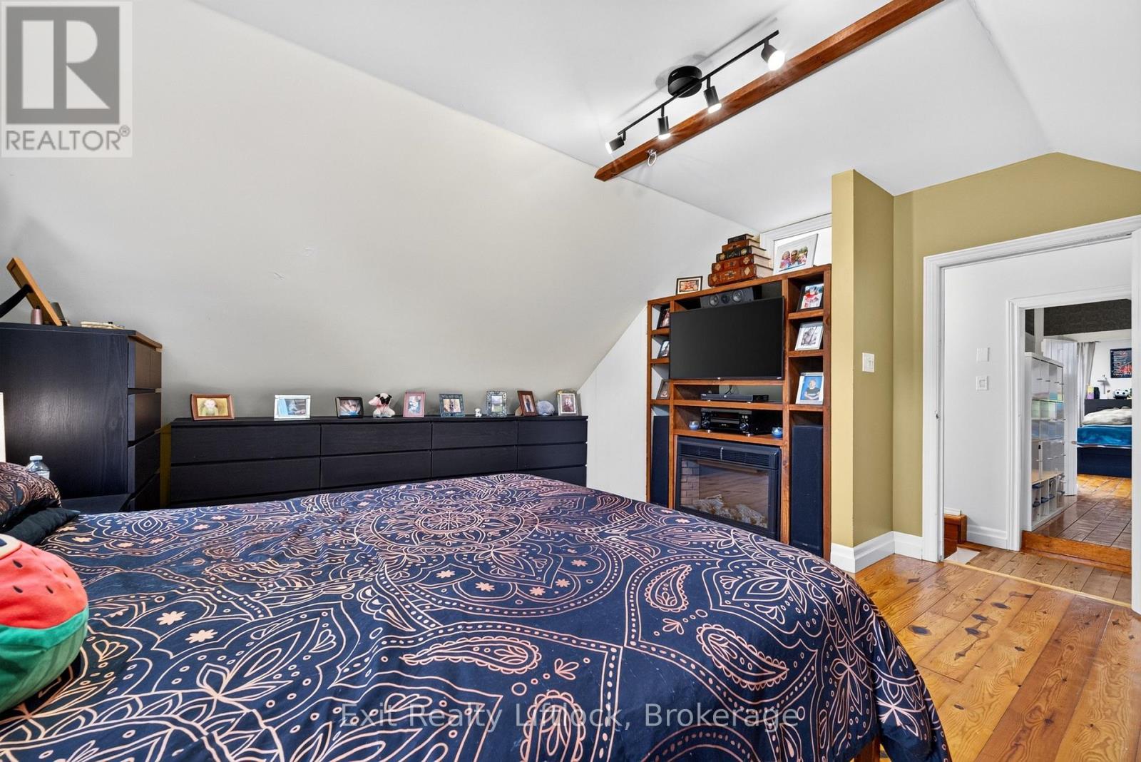133 Farmers Road, Kawartha Lakes (Manvers), ON - Indoor Photo Showing Bedroom