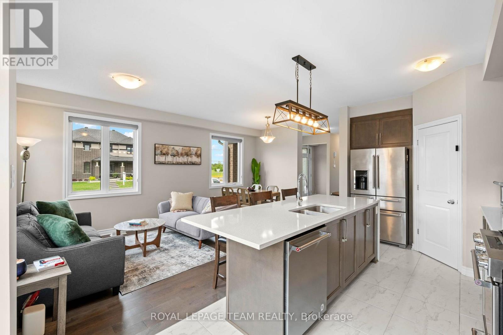 661 Jerome Jodoin Drive, Ottawa, ON - Indoor Photo Showing Kitchen With Stainless Steel Kitchen With Upgraded Kitchen