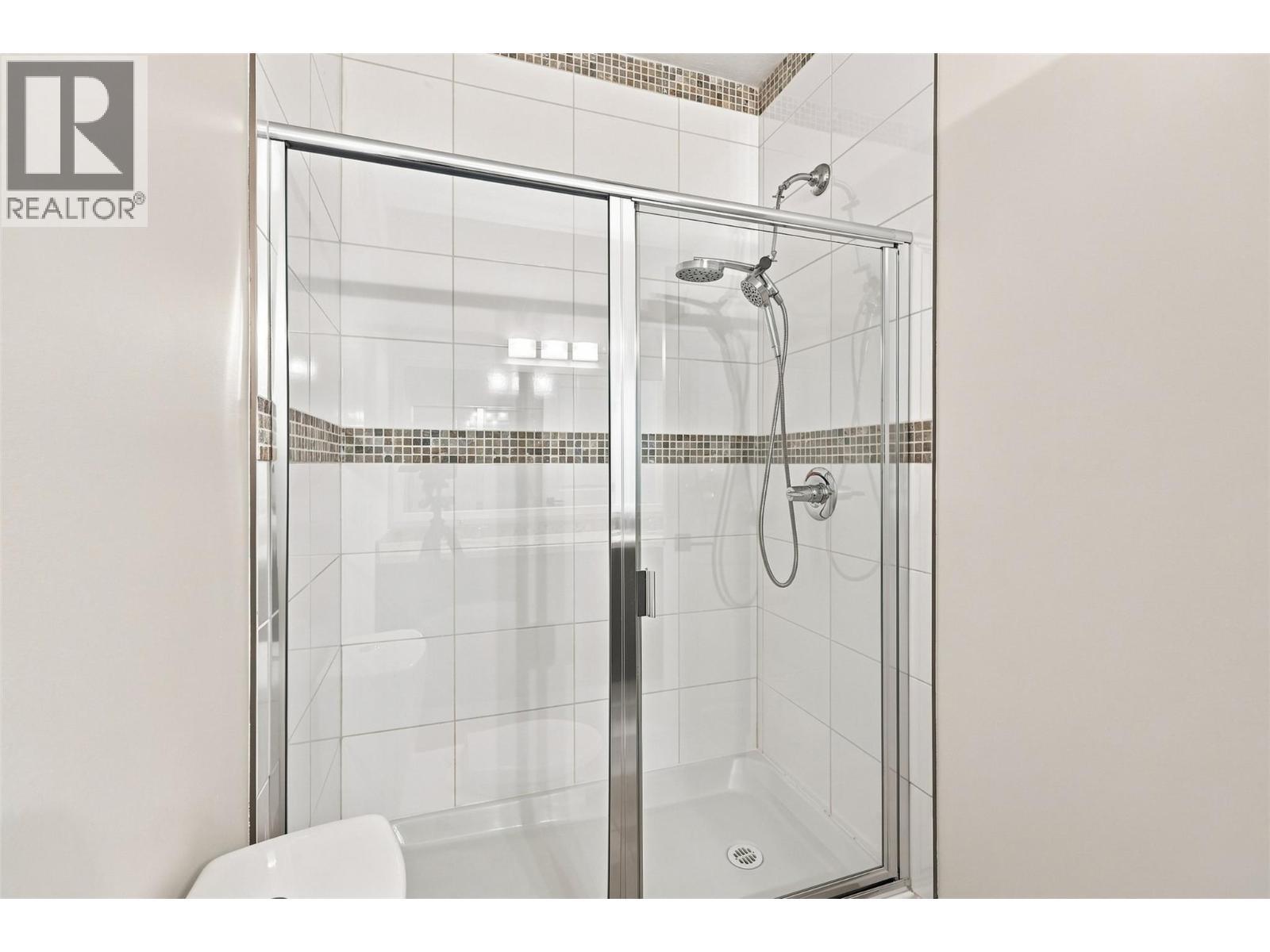 130 Colebrook Road Unit# 88, Kamloops, BC - Indoor Photo Showing Bathroom