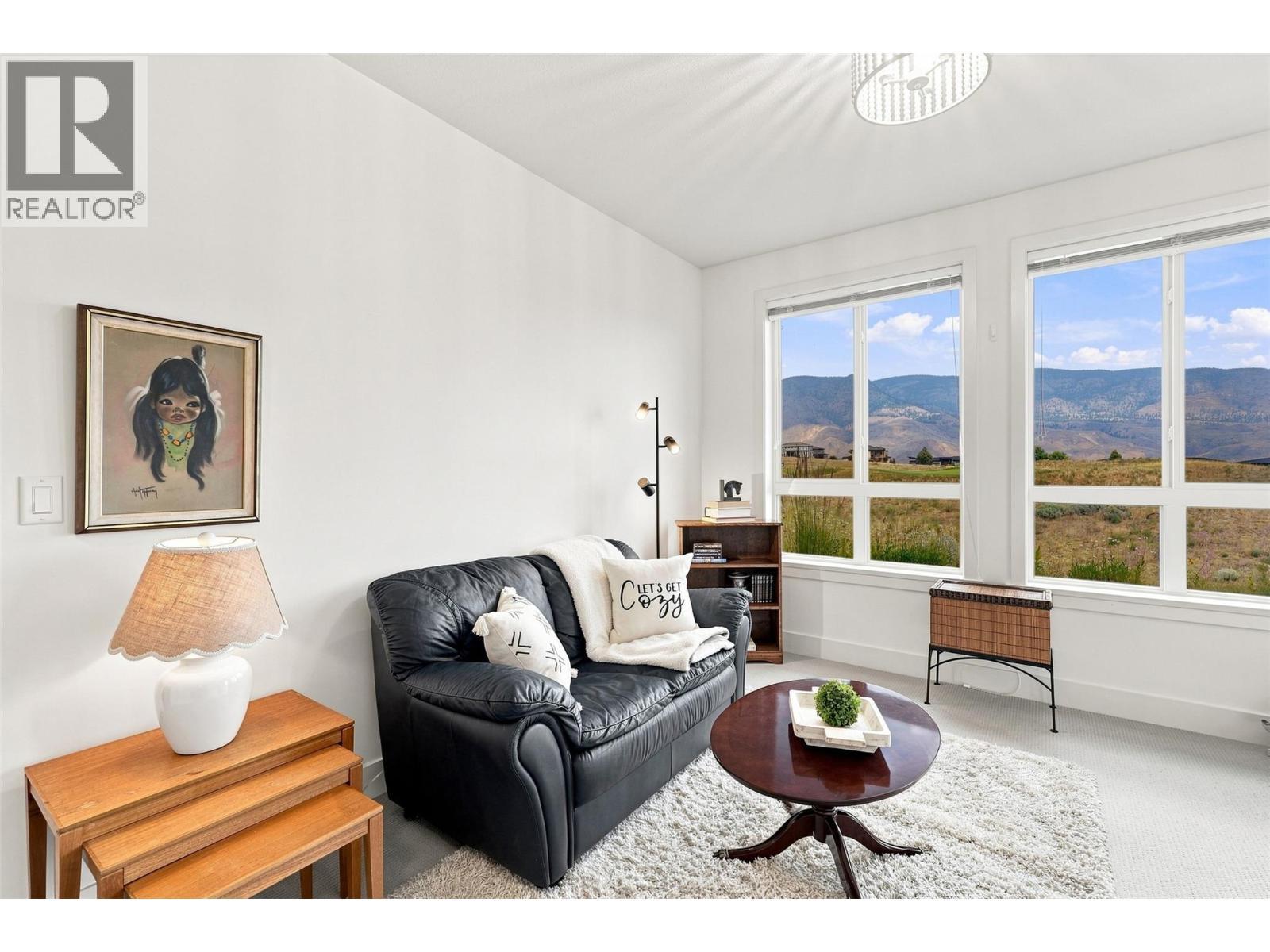 130 Colebrook Road Unit# 88, Kamloops, BC - Indoor Photo Showing Living Room