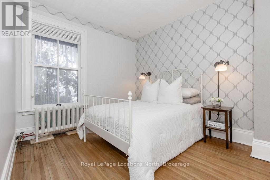 29 Tecumseth Street, Orillia, ON - Indoor Photo Showing Bedroom