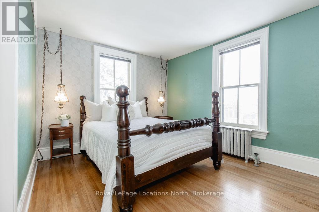 29 Tecumseth Street, Orillia, ON - Indoor Photo Showing Bedroom