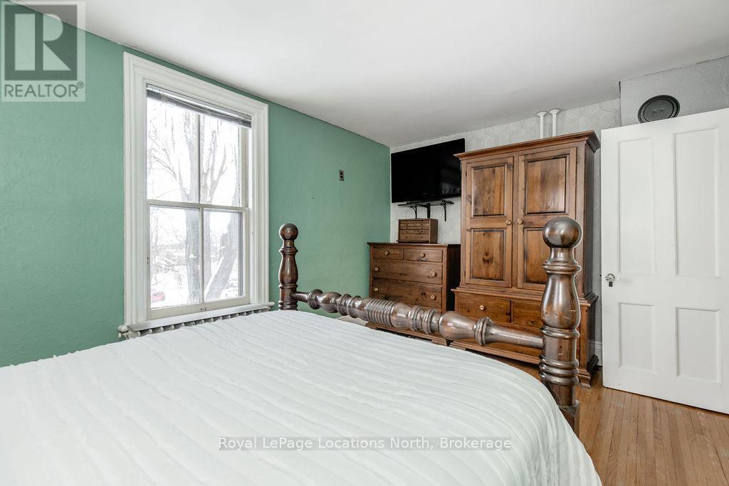 29 Tecumseth Street, Orillia, ON - Indoor Photo Showing Bedroom