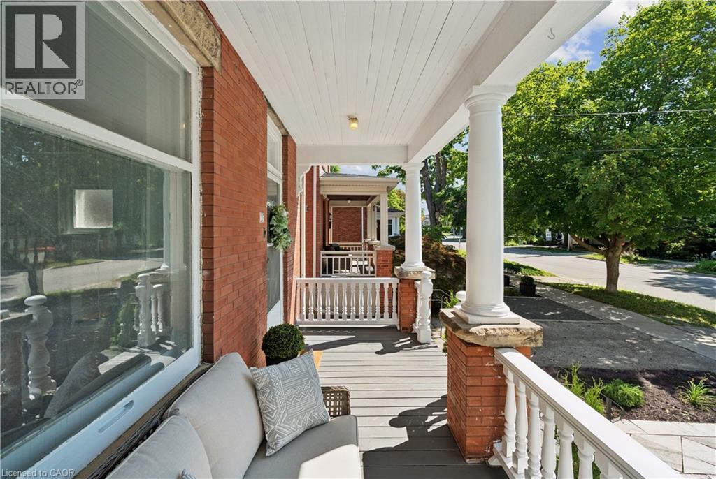 25 W Suffolk Street W, Guelph, ON - Outdoor With Exterior