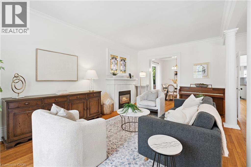 25 W Suffolk Street W, Guelph, ON - Indoor Photo Showing Living Room With Fireplace