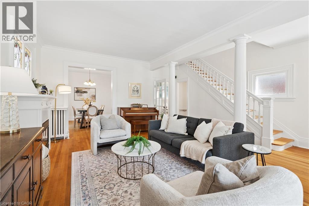 25 W Suffolk Street W, Guelph, ON - Indoor Photo Showing Living Room