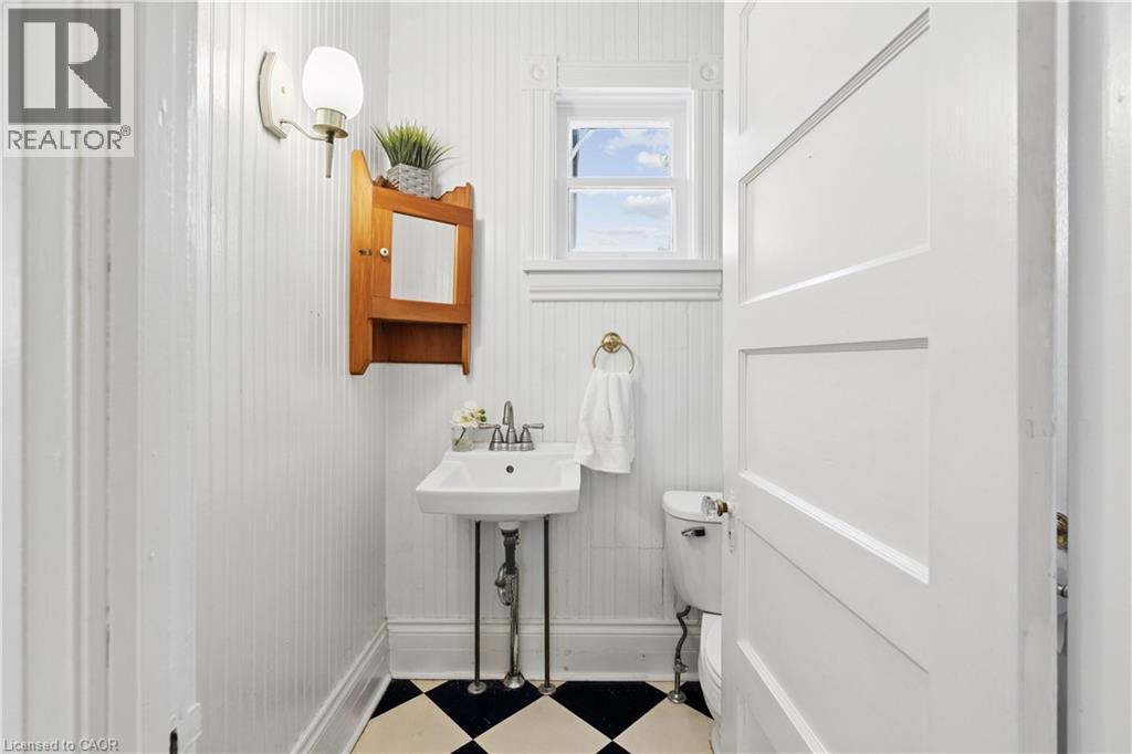 25 W Suffolk Street W, Guelph, ON - Indoor Photo Showing Other Room