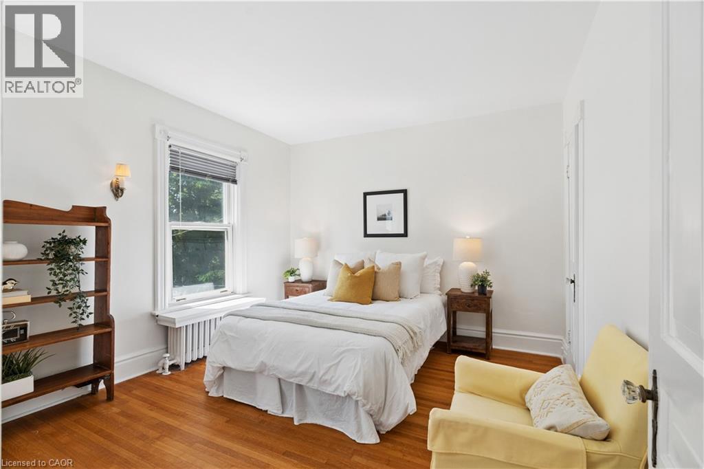 25 W Suffolk Street W, Guelph, ON - Indoor Photo Showing Bedroom