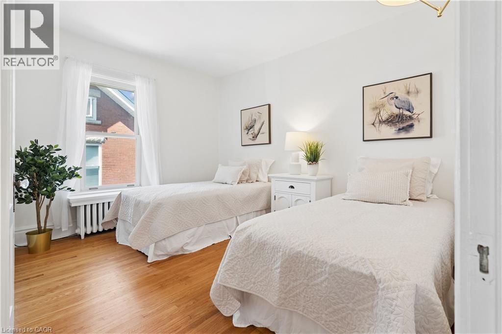 25 W Suffolk Street W, Guelph, ON - Indoor Photo Showing Bedroom