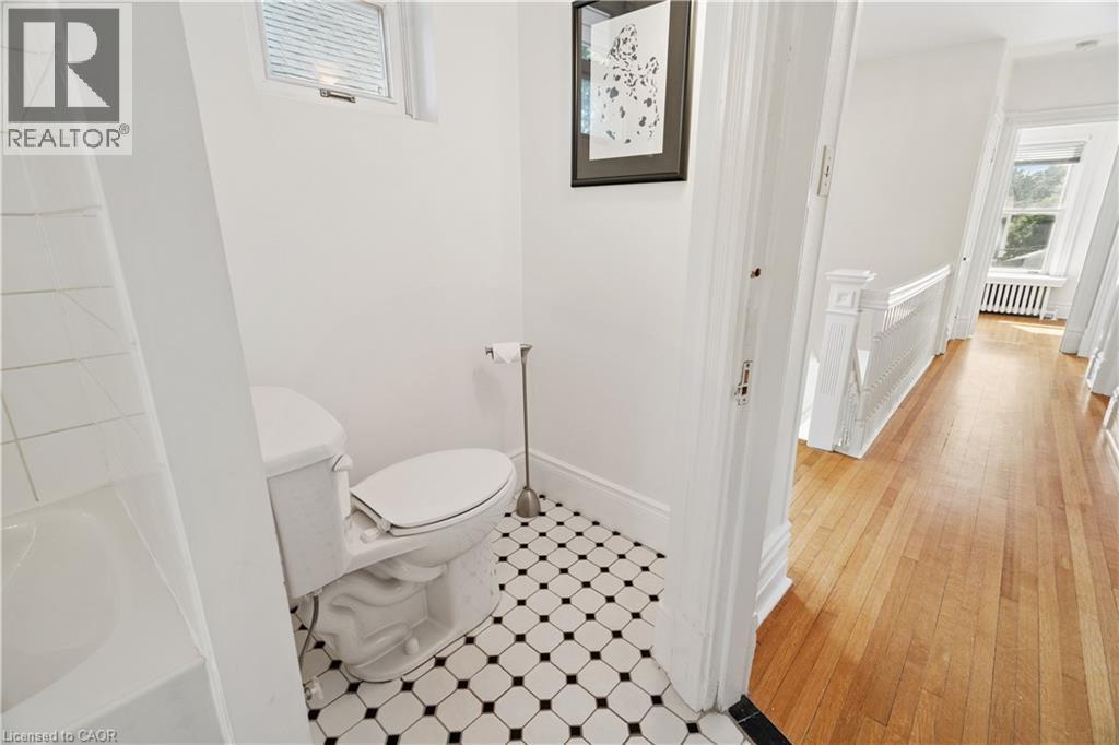25 W Suffolk Street W, Guelph, ON - Indoor