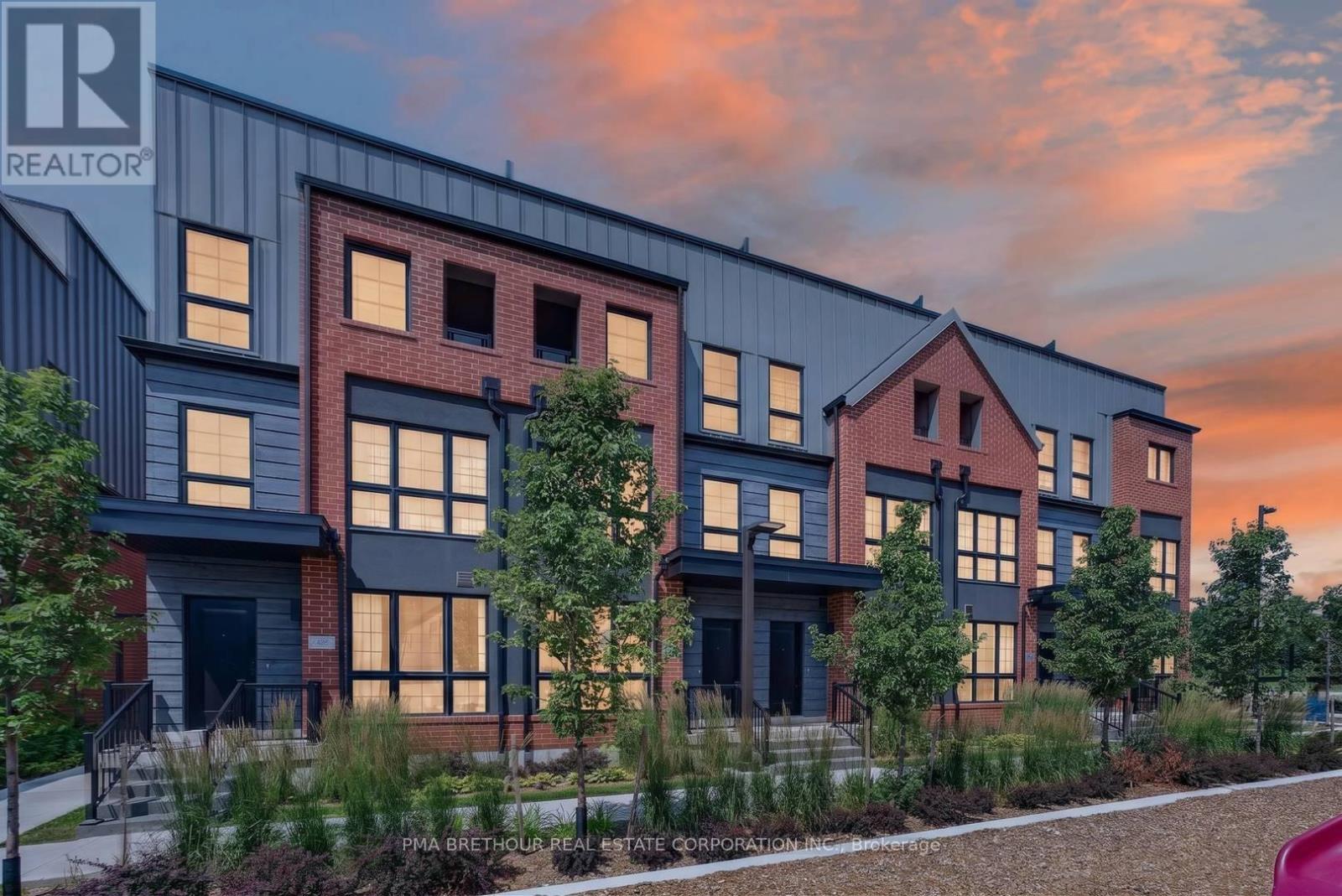 52 Burleigh Mews, Vaughan, ON - Outdoor With Facade