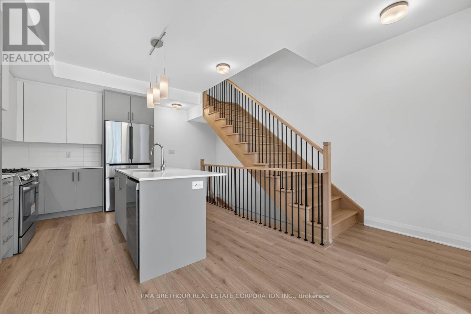 52 Burleigh Mews, Vaughan, ON - Indoor Photo Showing Kitchen