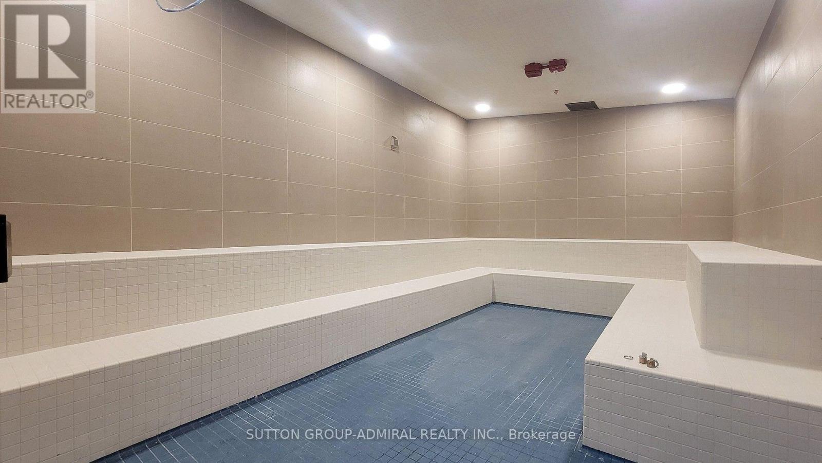 913 - 10 Gatineau Drive, Vaughan, ON - Indoor Photo Showing Other Room