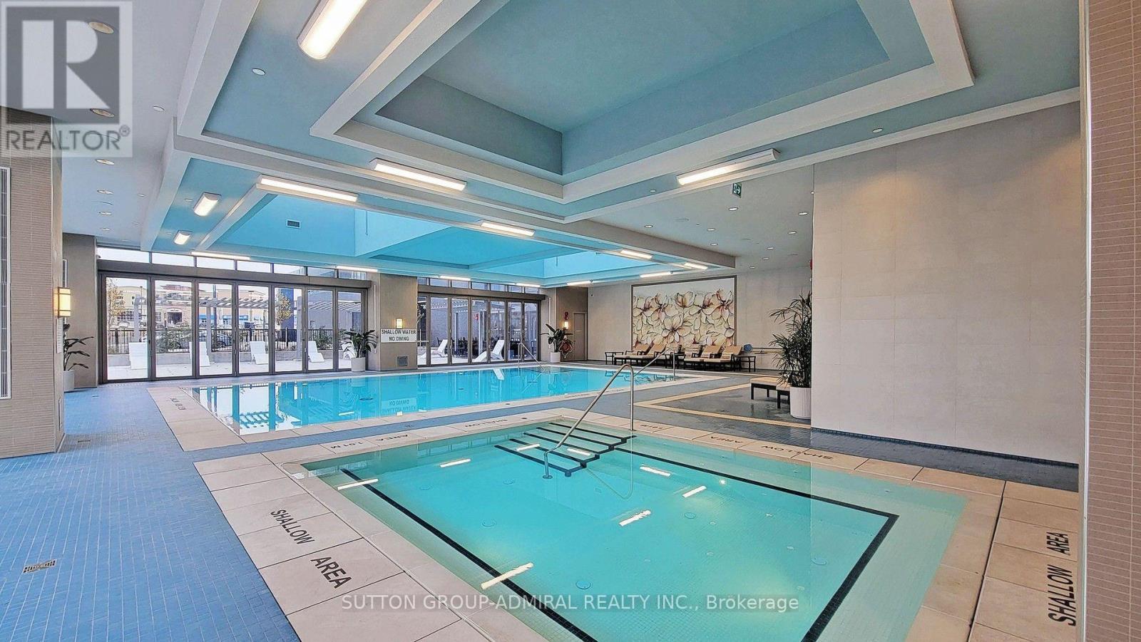 913 - 10 Gatineau Drive, Vaughan, ON - Indoor Photo Showing Other Room With In Ground Pool