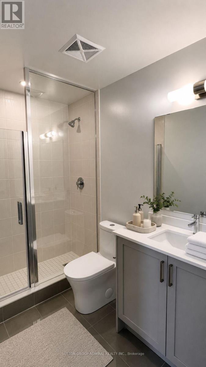 913 - 10 Gatineau Drive, Vaughan, ON - Indoor Photo Showing Bathroom