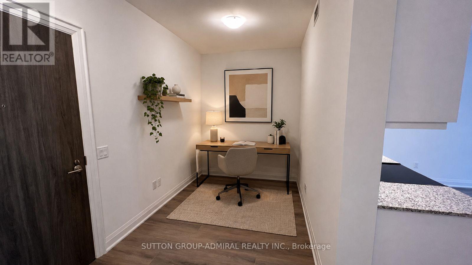 913 - 10 Gatineau Drive, Vaughan, ON - Indoor