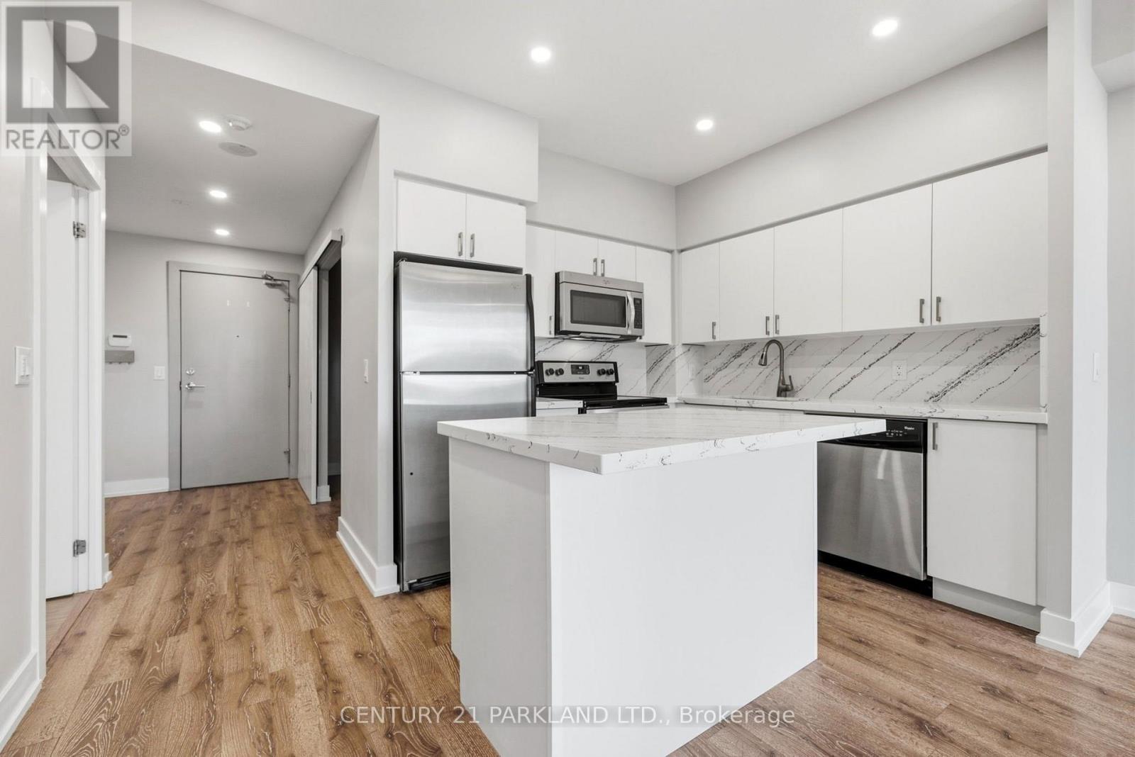 602 - 1638 Bloor Street W, Toronto, ON - Indoor Photo Showing Kitchen With Stainless Steel Kitchen With Upgraded Kitchen