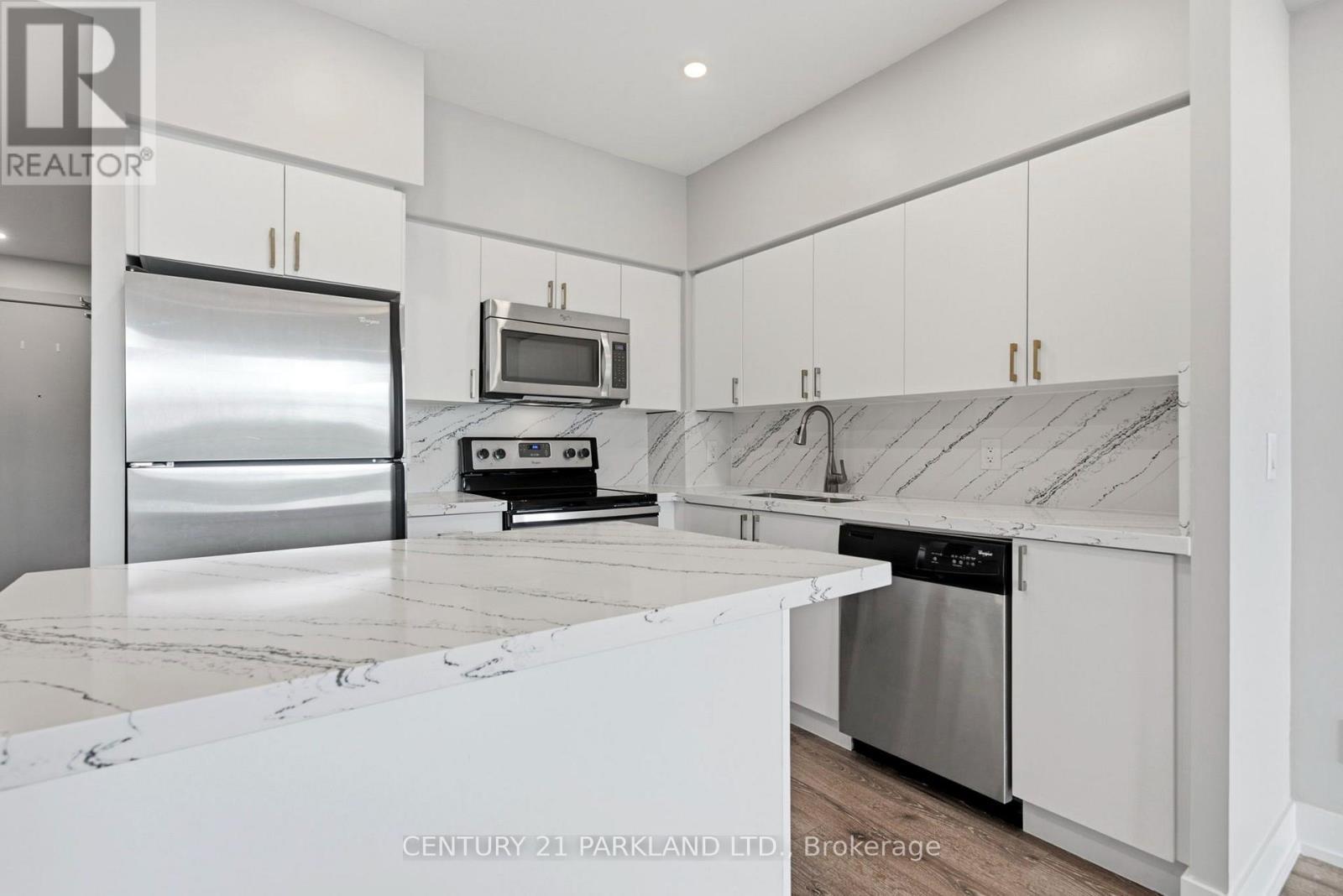 602 - 1638 Bloor Street W, Toronto, ON - Indoor Photo Showing Kitchen With Stainless Steel Kitchen