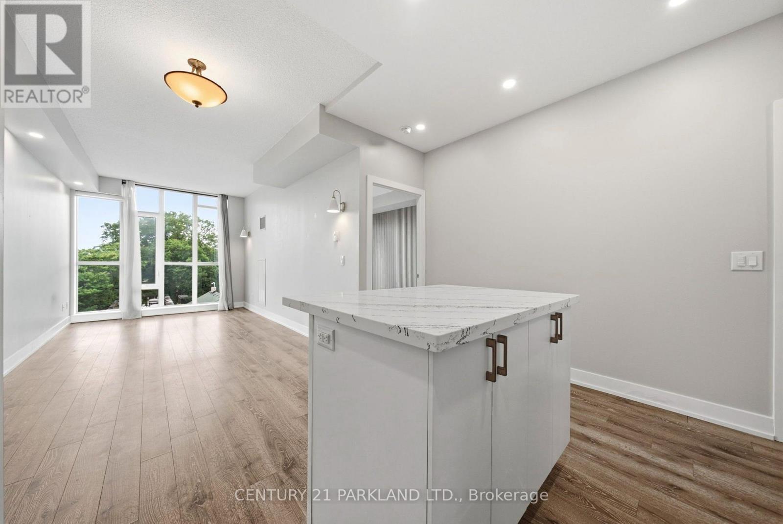602 - 1638 Bloor Street W, Toronto, ON - Indoor Photo Showing Other Room