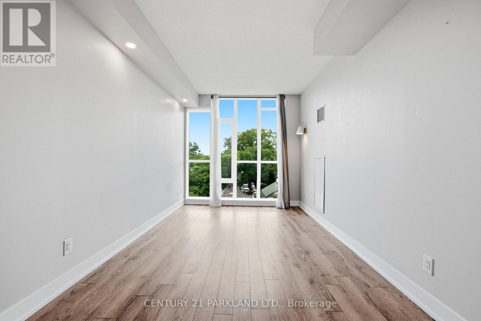 602 - 1638 Bloor Street W, Toronto, ON - Indoor Photo Showing Other Room