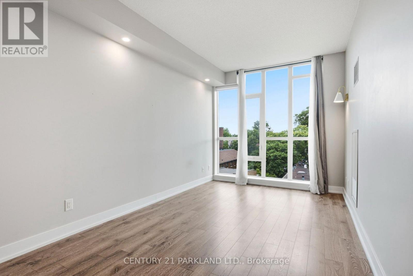 602 - 1638 Bloor Street W, Toronto, ON - Indoor Photo Showing Other Room