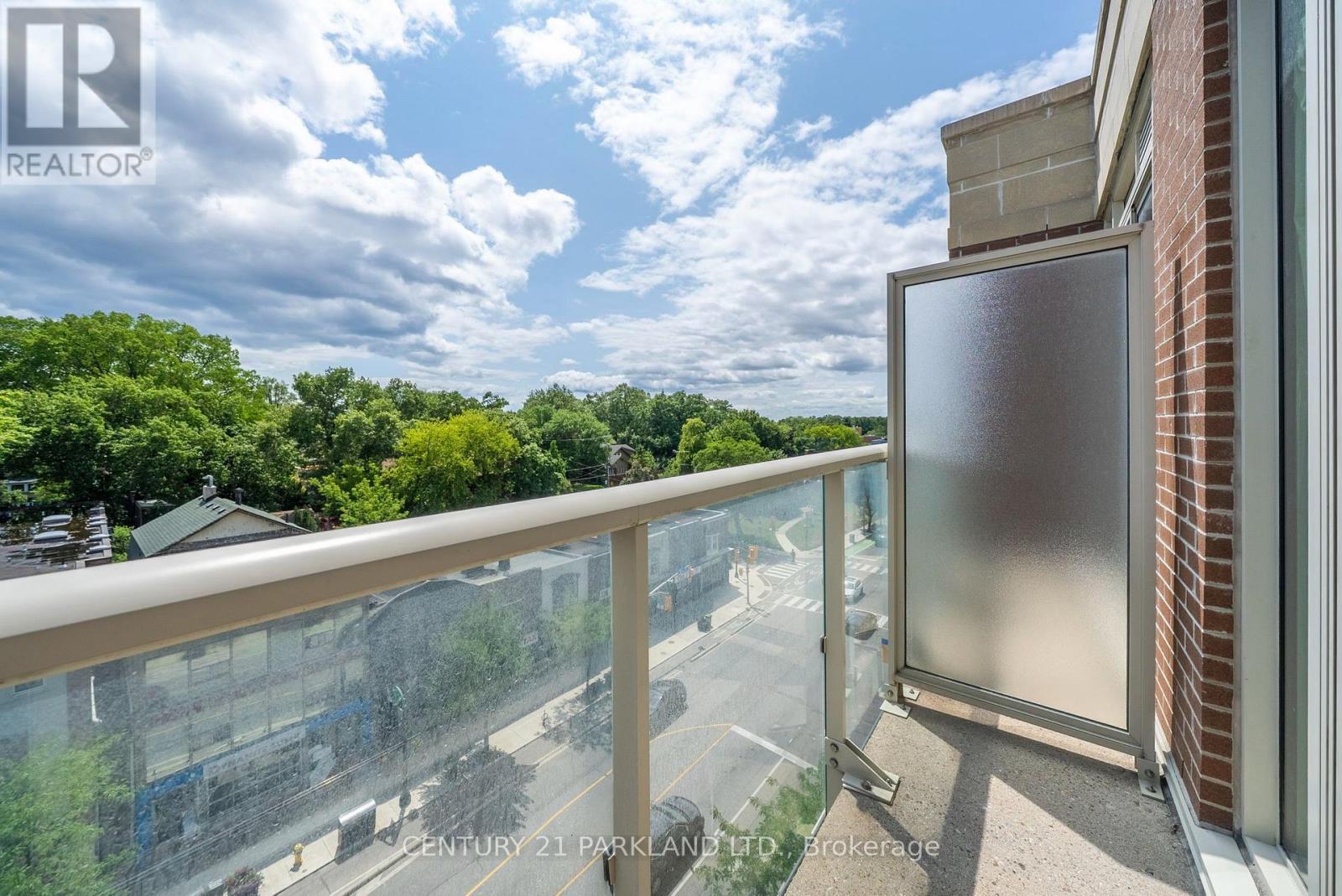 602 - 1638 Bloor Street W, Toronto, ON - Outdoor With View