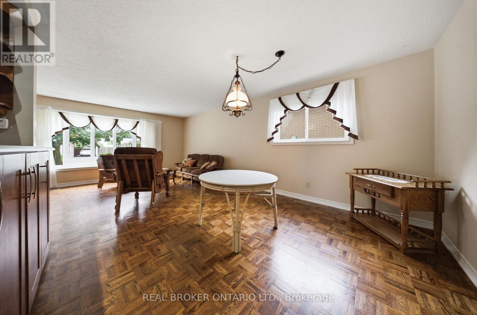 3157 Palmer Drive, Burlington, ON - Indoor