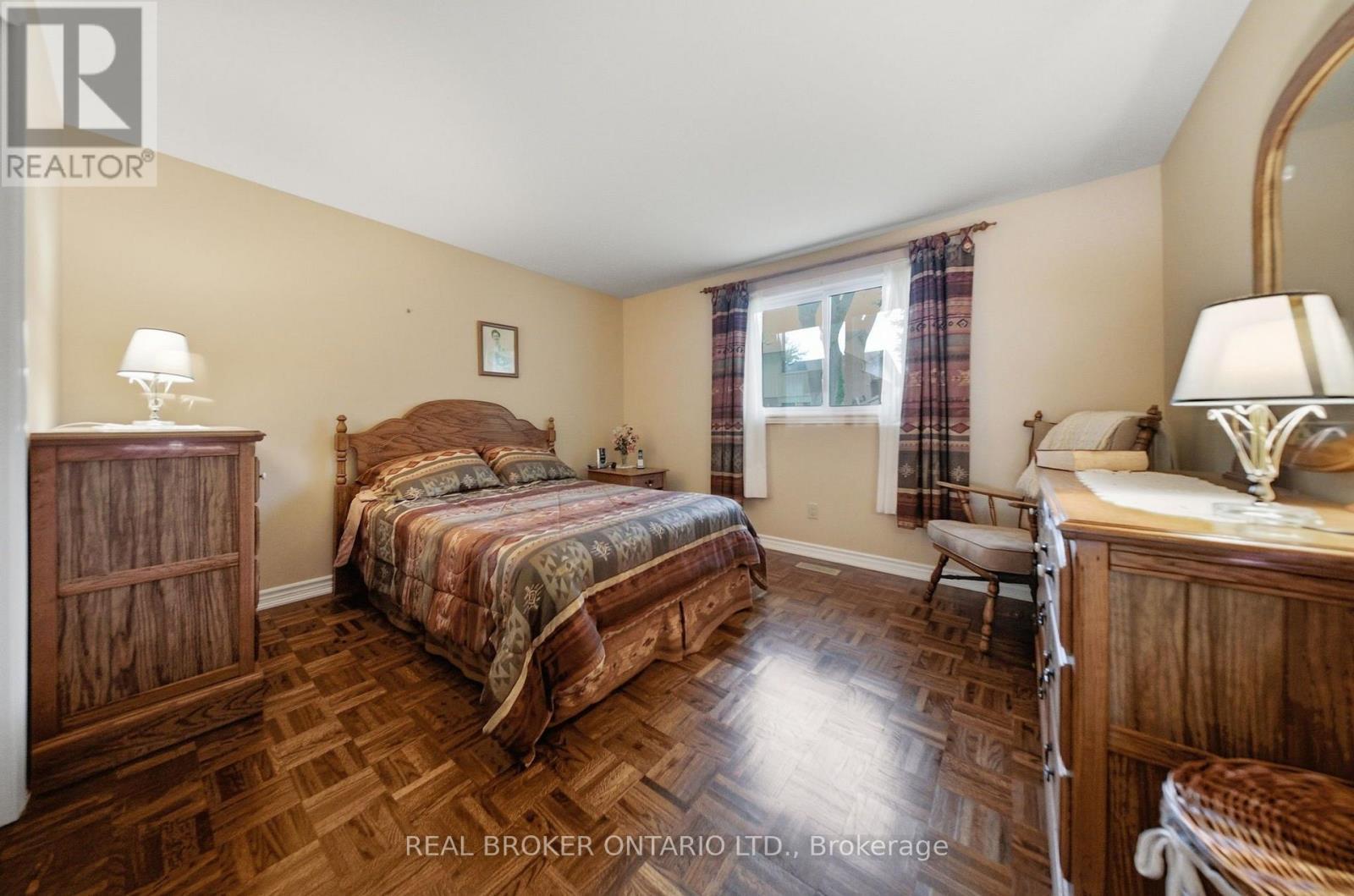 3157 Palmer Drive, Burlington, ON - Indoor Photo Showing Bedroom