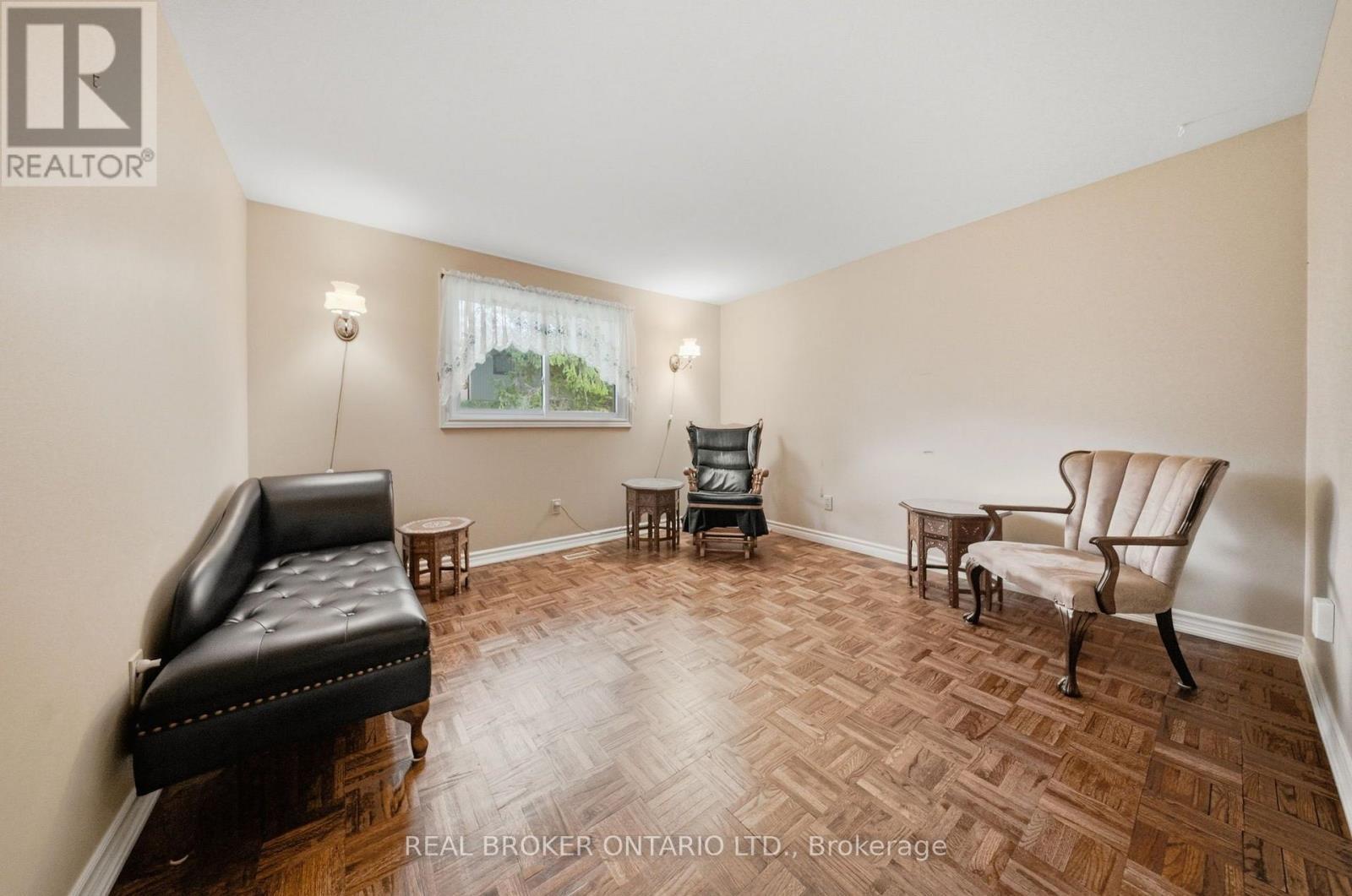 3157 Palmer Drive, Burlington, ON - Indoor