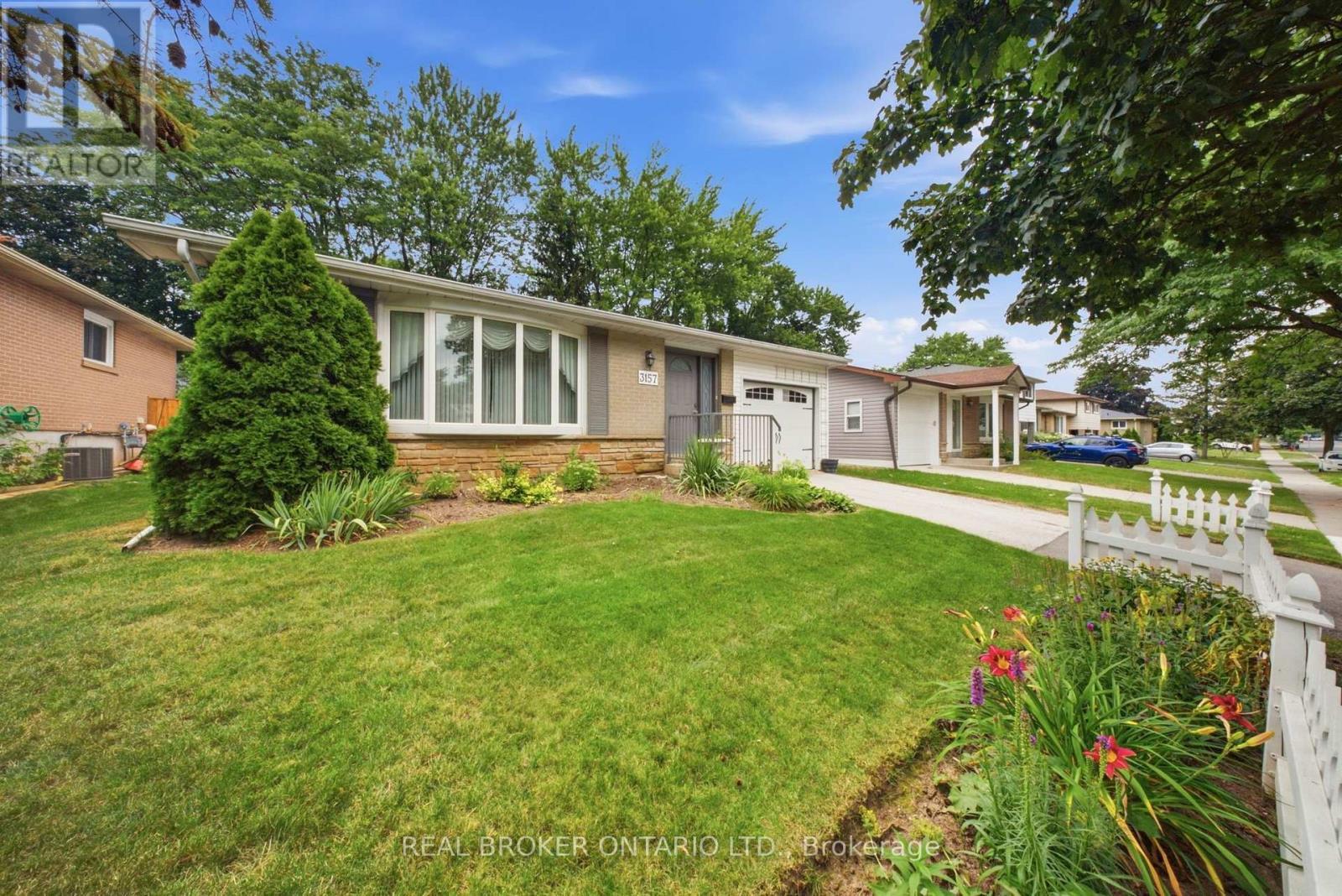 3157 Palmer Drive, Burlington, ON - Outdoor