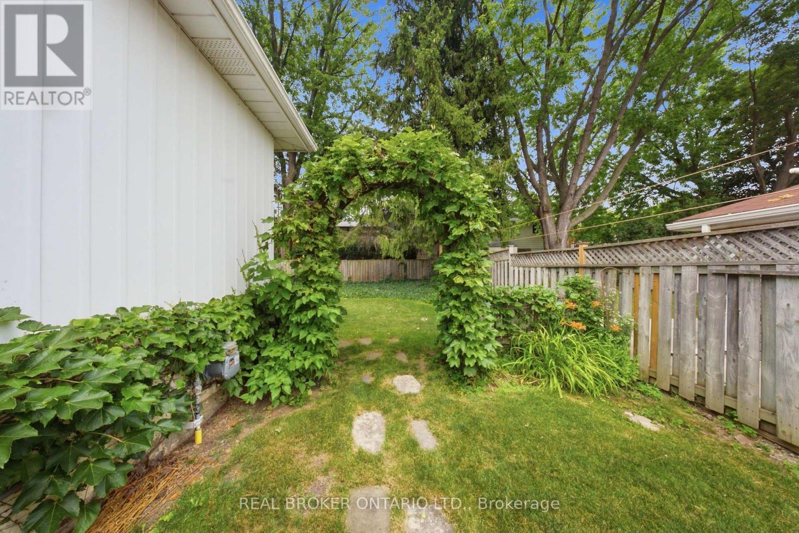 3157 Palmer Drive, Burlington, ON - Outdoor
